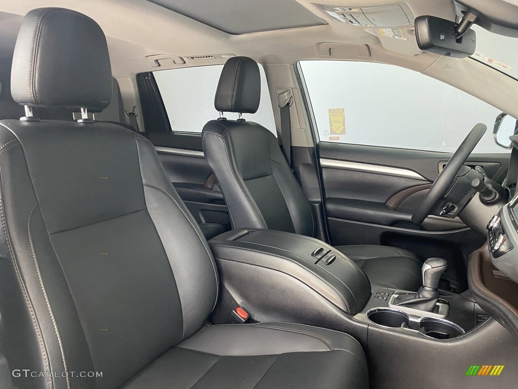 2019 Toyota Highlander XLE Front Seat Photos