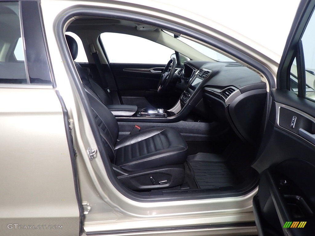 2018 Fusion Hybrid SE - White Gold / Ebony photo #38
