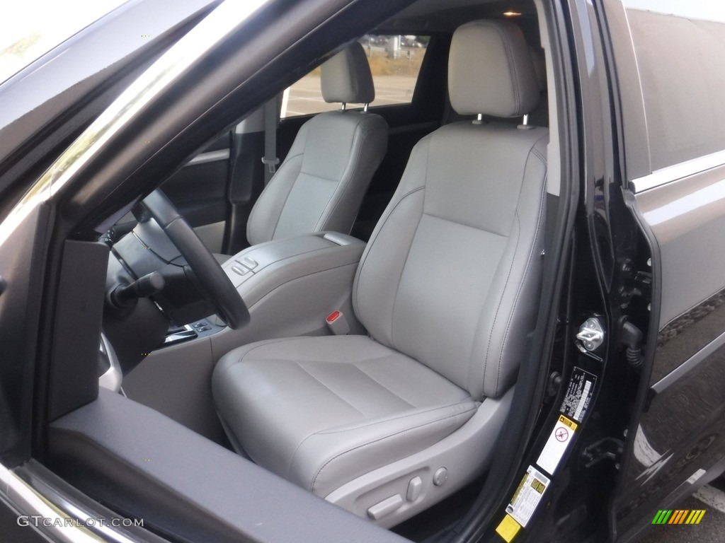 2019 Highlander XLE AWD - Midnight Black Metallic / Ash photo #23