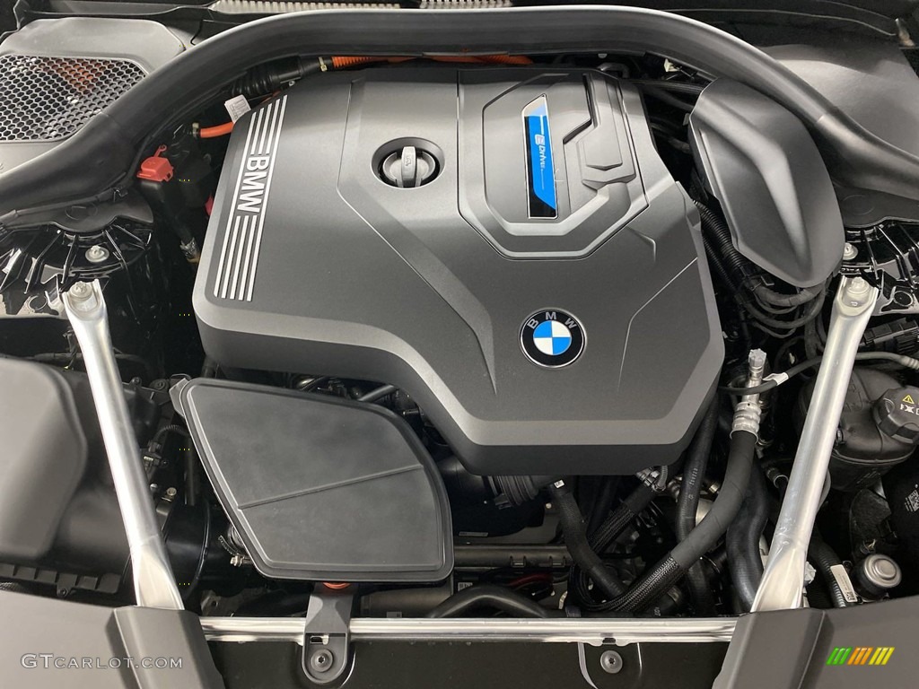 2023 BMW 5 Series 530e Sedan Engine Photos