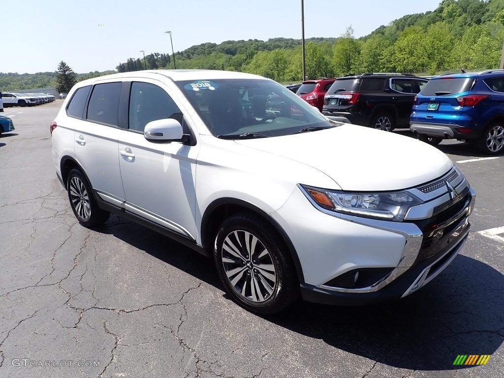 Pearl White 2019 Mitsubishi Outlander SE S-AWC Exterior Photo #146161666