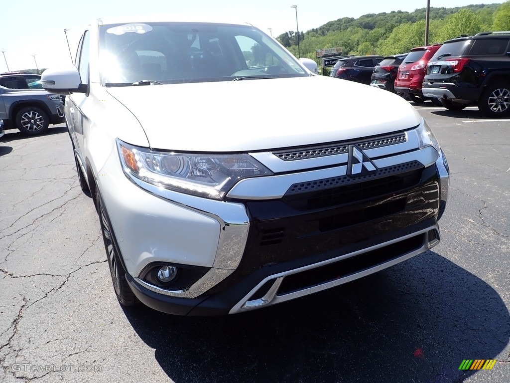 Pearl White 2019 Mitsubishi Outlander SE S-AWC Exterior Photo #146161692