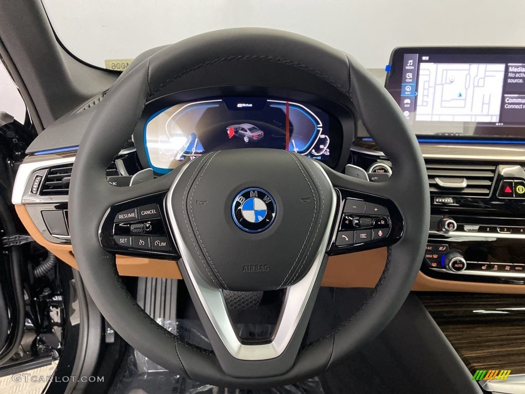 2023 BMW 5 Series 530e Sedan Cognac Steering Wheel Photo #146161725