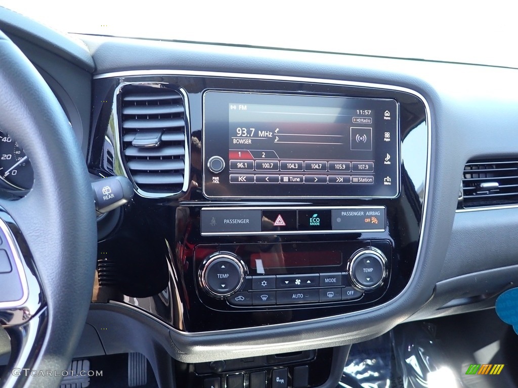2019 Mitsubishi Outlander SE S-AWC Controls Photo #146162052