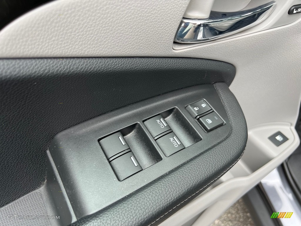 2018 Honda Ridgeline RTL-E AWD Controls Photo #146162391