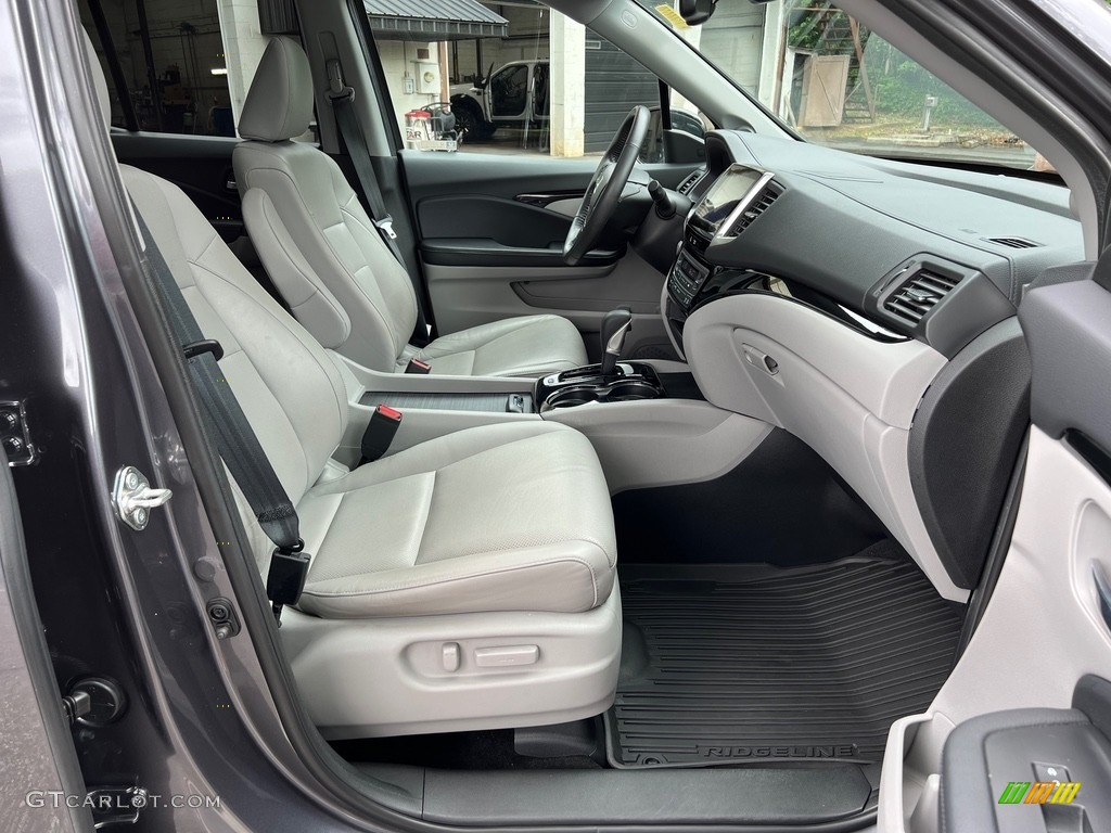 2018 Honda Ridgeline RTL-E AWD Front Seat Photos