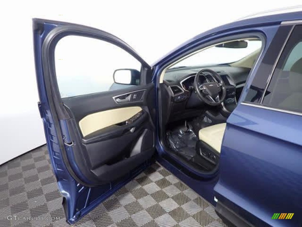 2019 Edge SEL - Blue Metallic / Dune photo #16