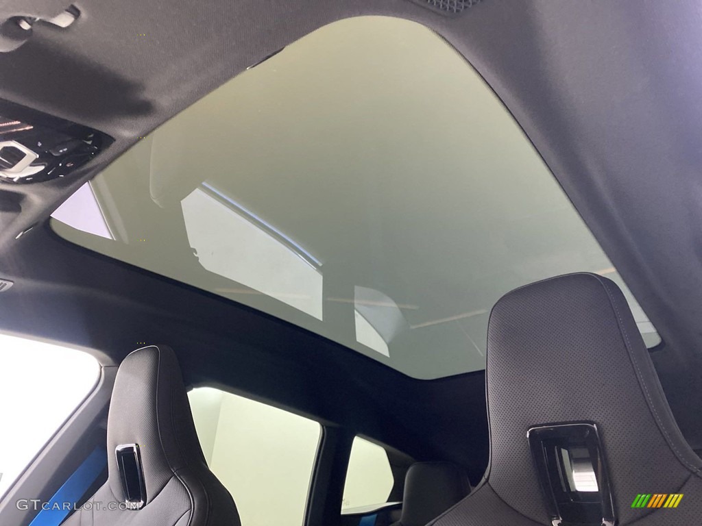 2023 BMW iX M60 Sunroof Photos