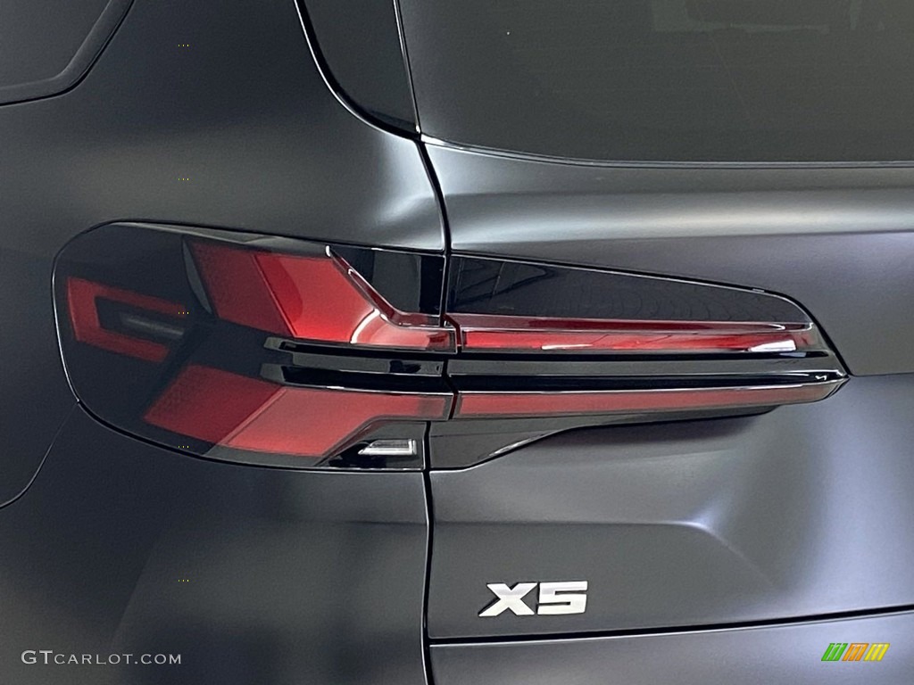 2024 BMW X5 M60i Marks and Logos Photo #146163060