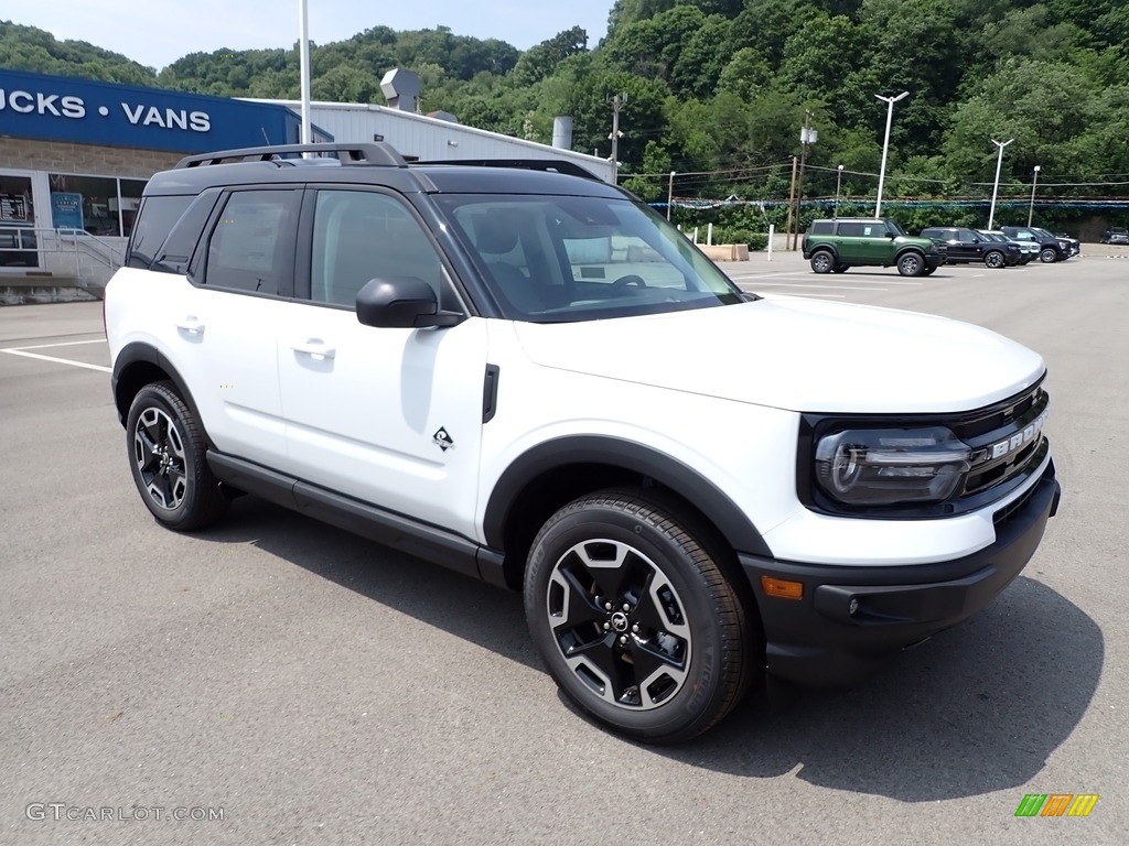 Oxford White 2023 Ford Bronco Sport Outer Banks 4x4 Exterior Photo #146163159