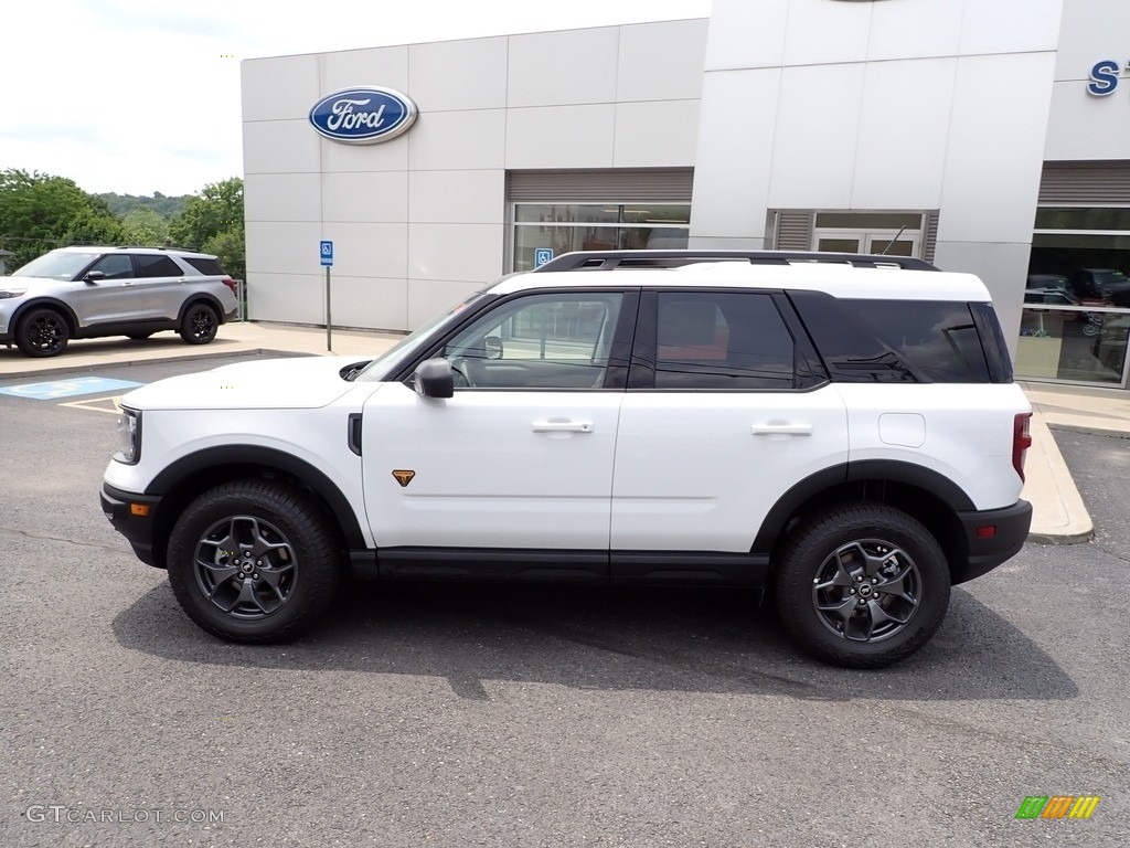 2023 Bronco Sport Badlands 4x4 - Oxford White / Ebony/Roast photo #2