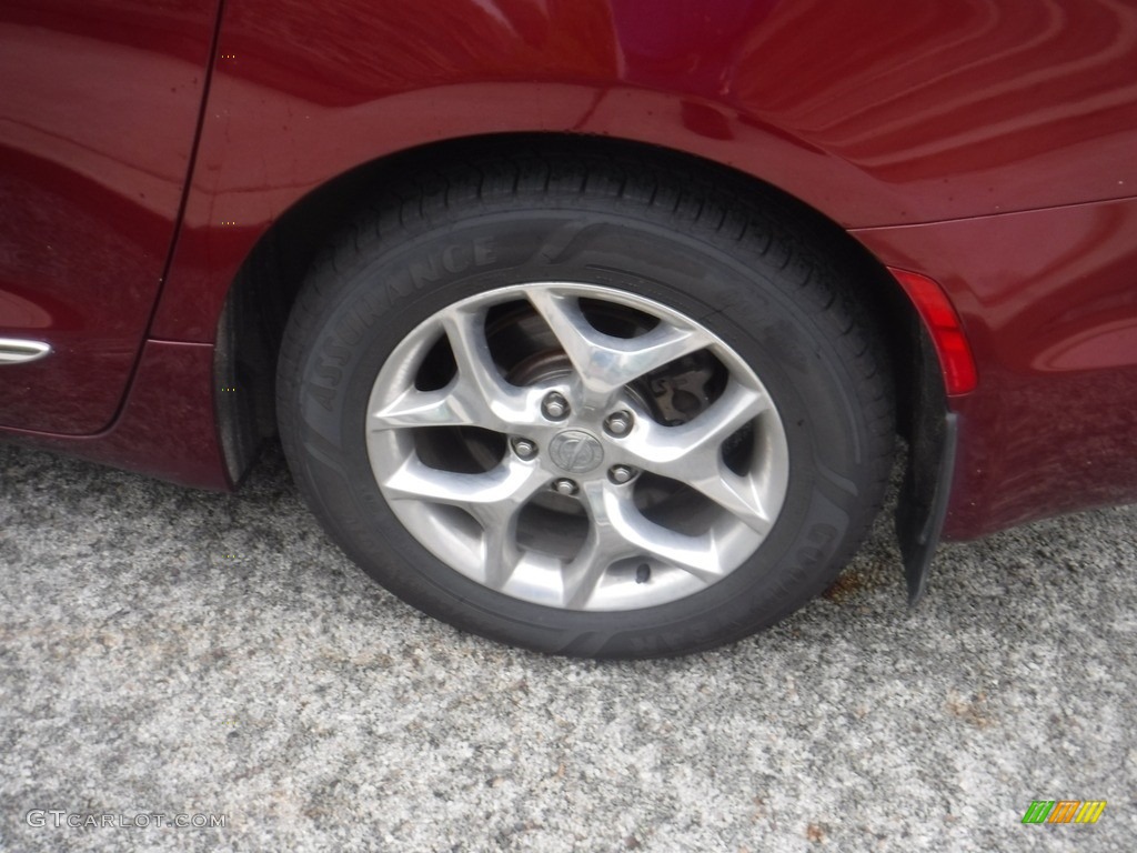 2017 Chrysler Pacifica Limited Wheel Photo #146165088
