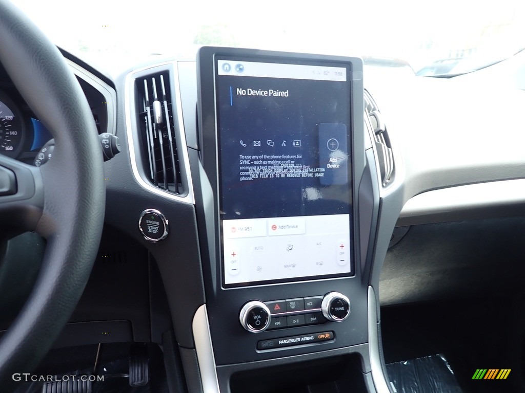 2023 Ford Edge SE AWD Controls Photos