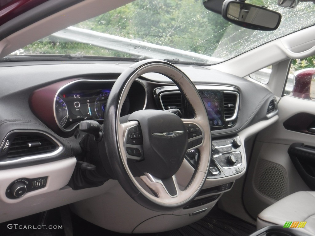 2017 Pacifica Limited - Velvet Red Pearl / Black/Alloy photo #24