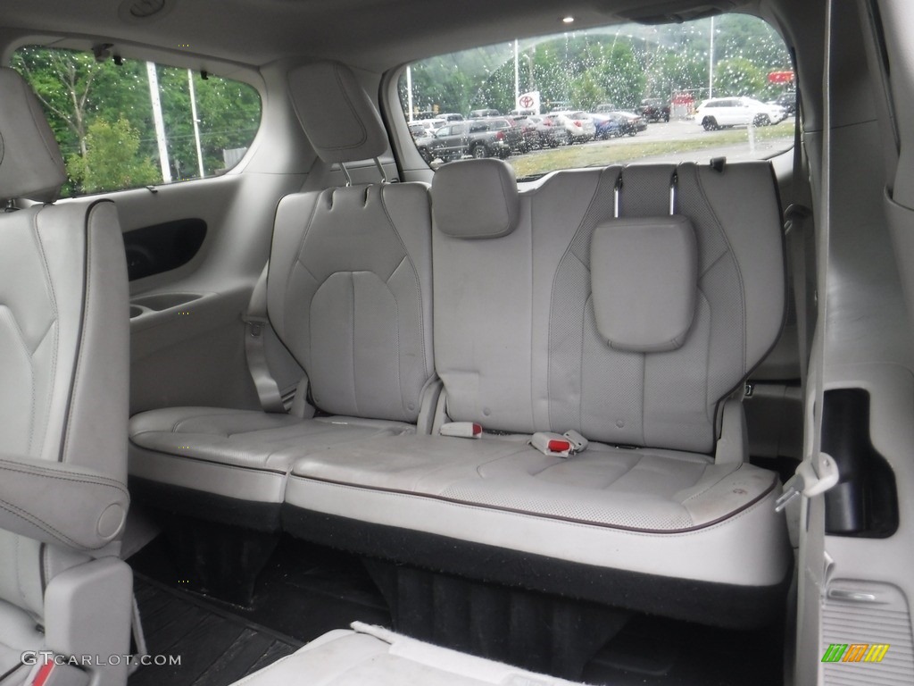 2017 Pacifica Limited - Velvet Red Pearl / Black/Alloy photo #31
