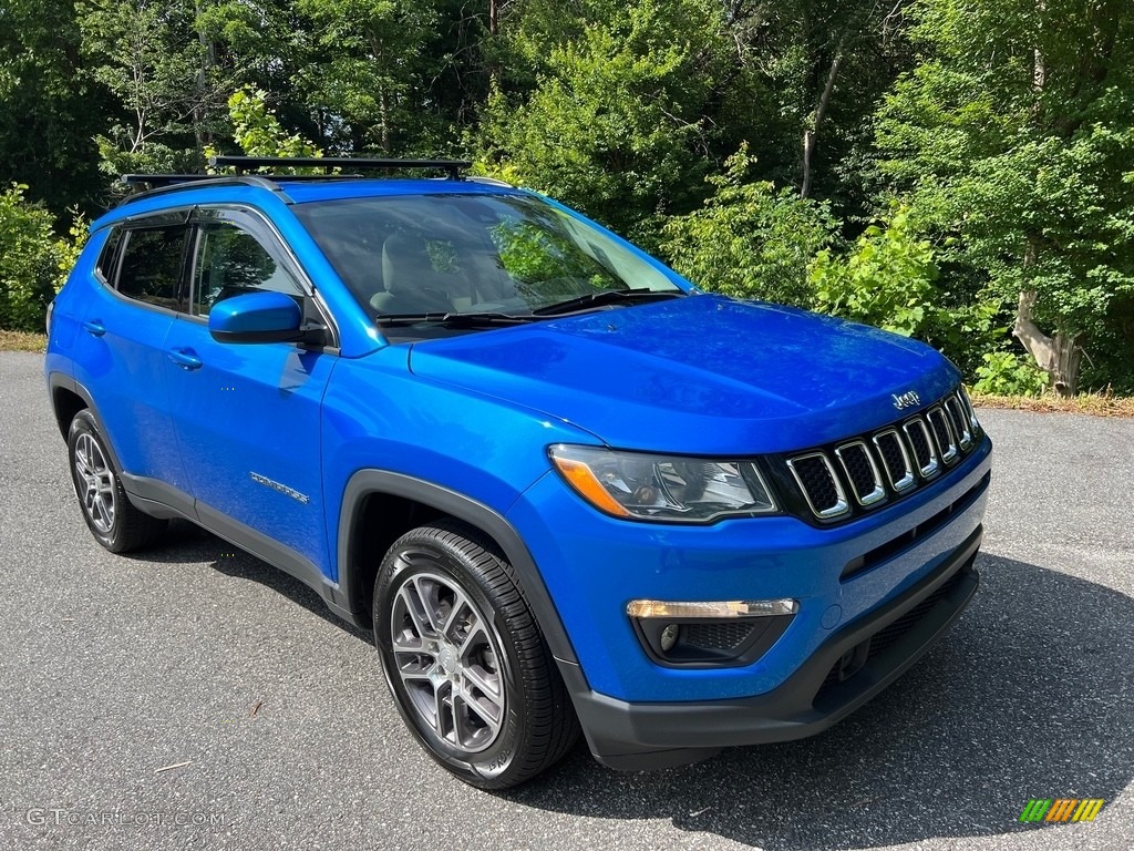 2020 Compass Latitude 4x4 - Laser Blue Pearl / Ski Gray/Black photo #4