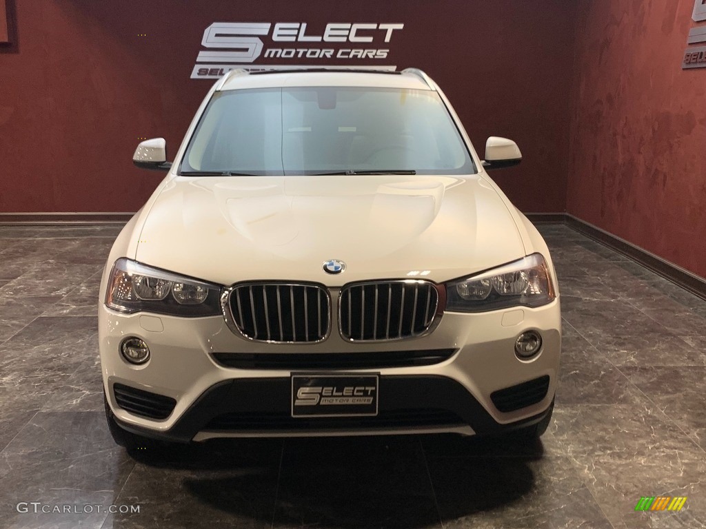 2017 X3 xDrive28i - Alpine White / Sand Beige/Black photo #2