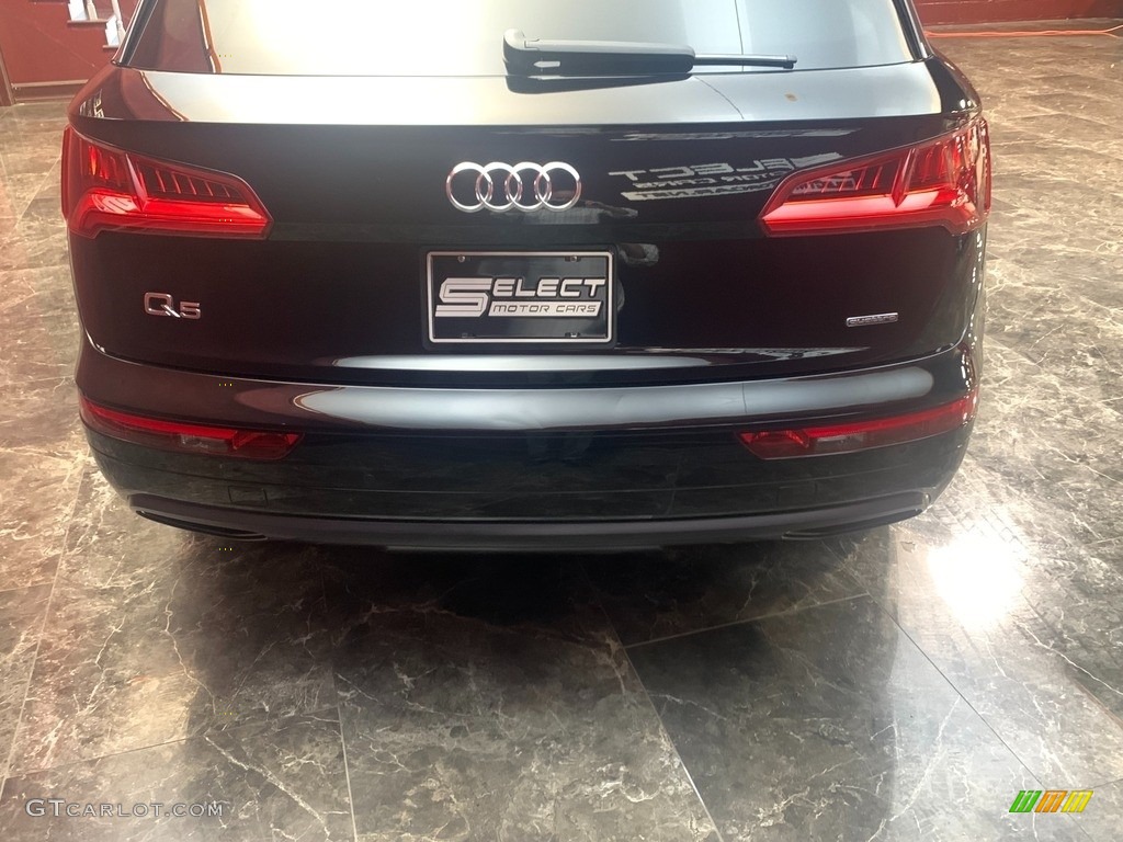 2020 Q5 Titanium Premium quattro - Brilliant Black / Black photo #5