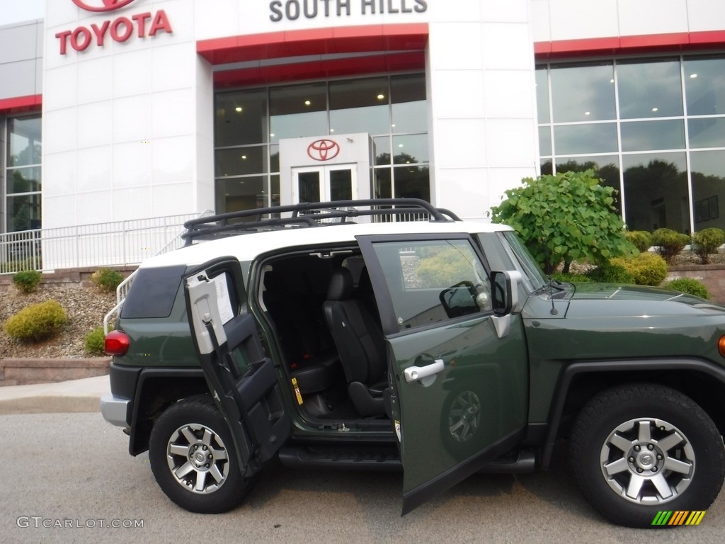 2014 FJ Cruiser 4WD - Army Green / Dark Charcoal photo #18