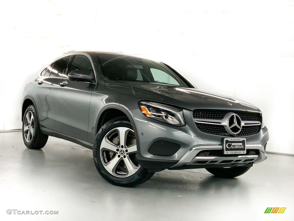 2019 GLC 300 4Matic - Selenite Grey Metallic / Black photo #2