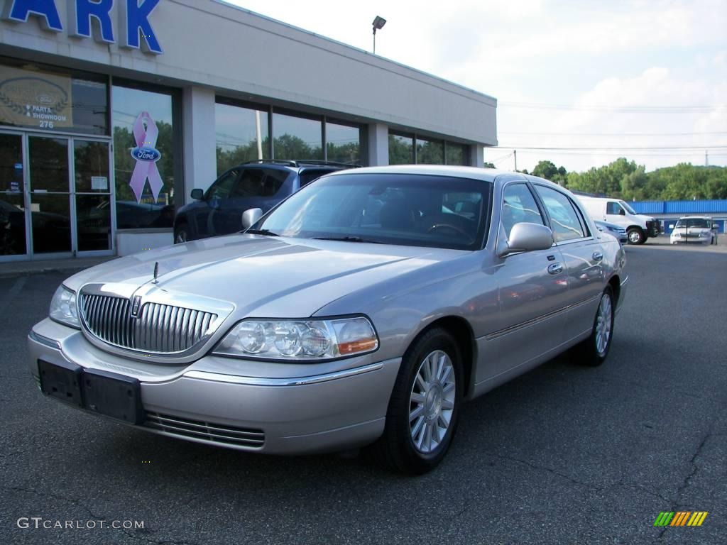 Silver Birch Metallic Lincoln Town Car