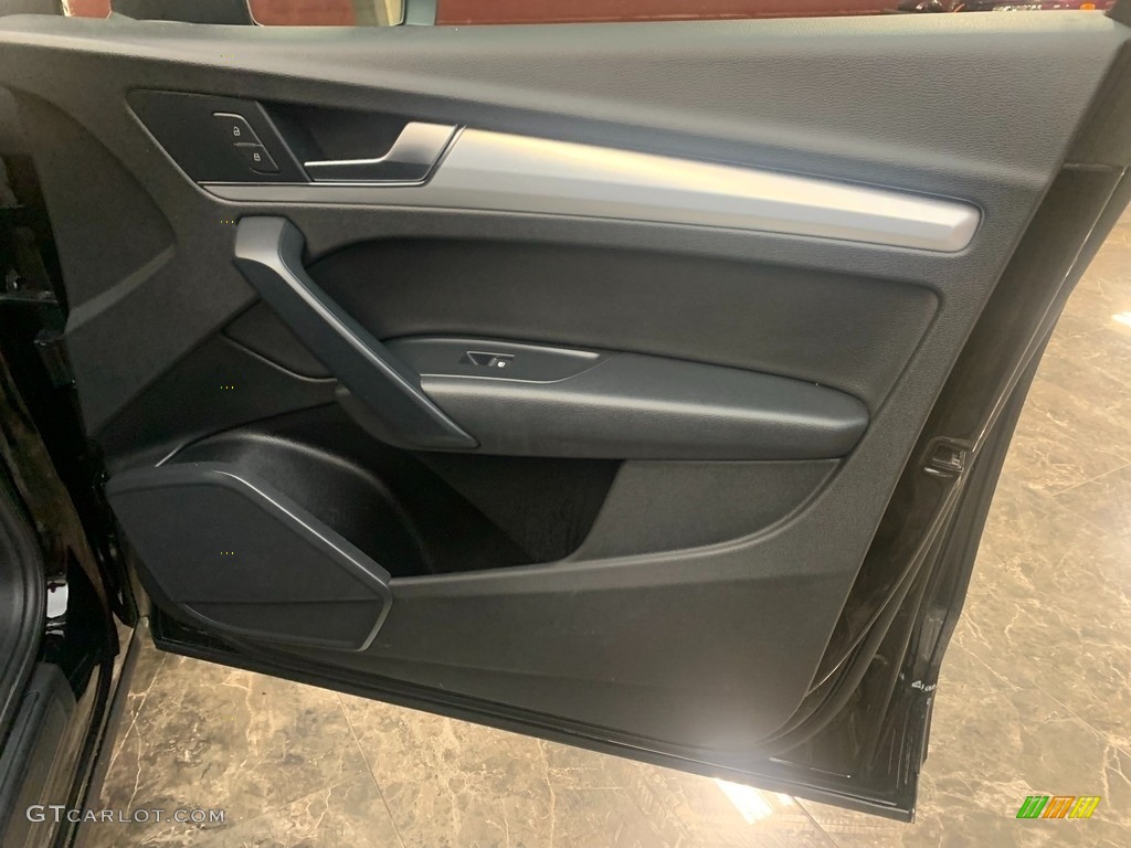 2020 Q5 Titanium Premium quattro - Brilliant Black / Black photo #14