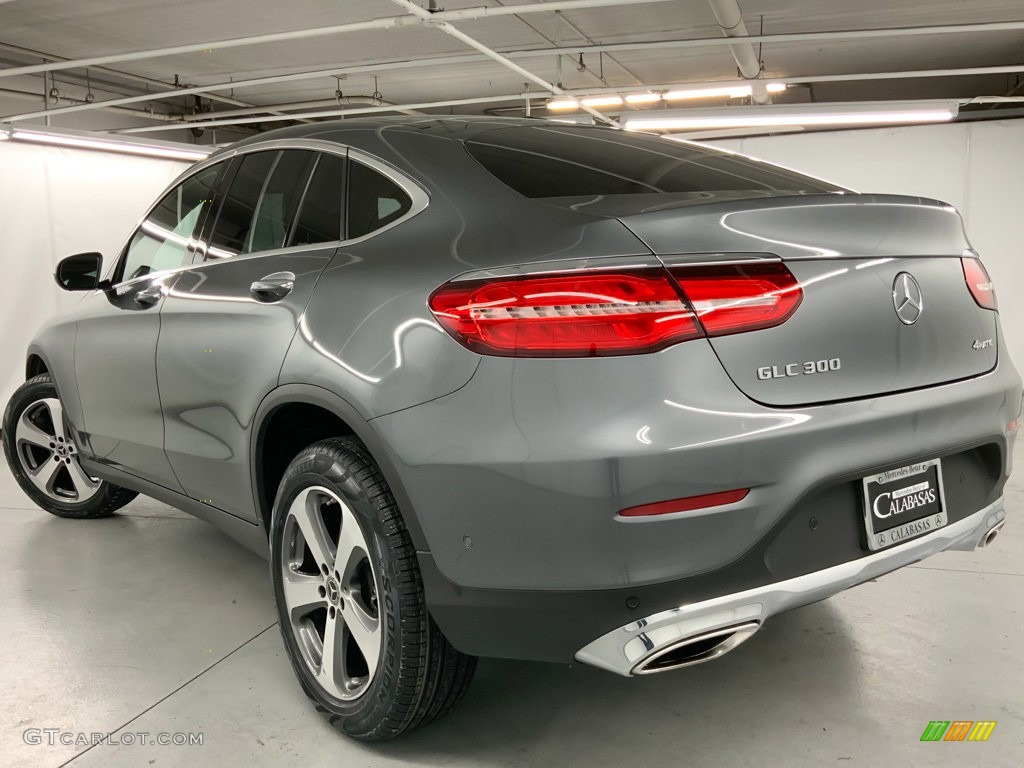 2019 GLC 300 4Matic - Selenite Grey Metallic / Black photo #13