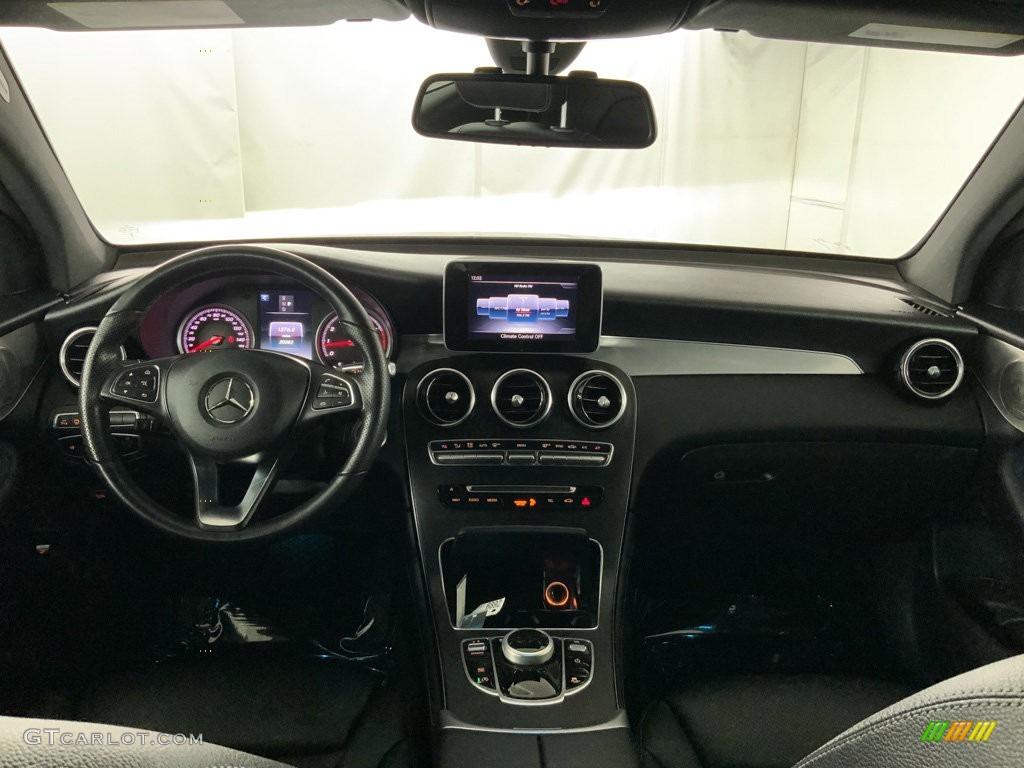 2019 GLC 300 4Matic - Selenite Grey Metallic / Black photo #23