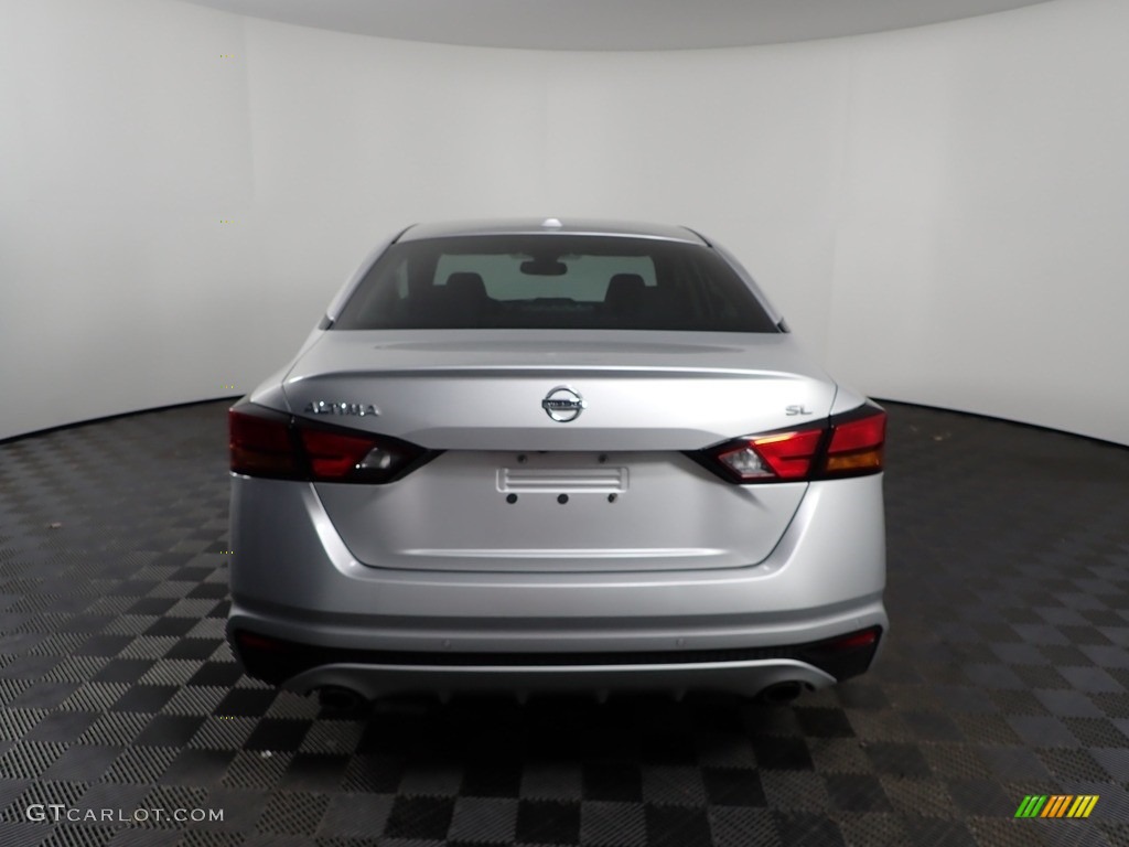 2019 Altima SL - Brilliant Silver Metallic / Charcoal photo #10