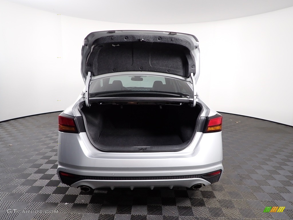 2019 Altima SL - Brilliant Silver Metallic / Charcoal photo #11