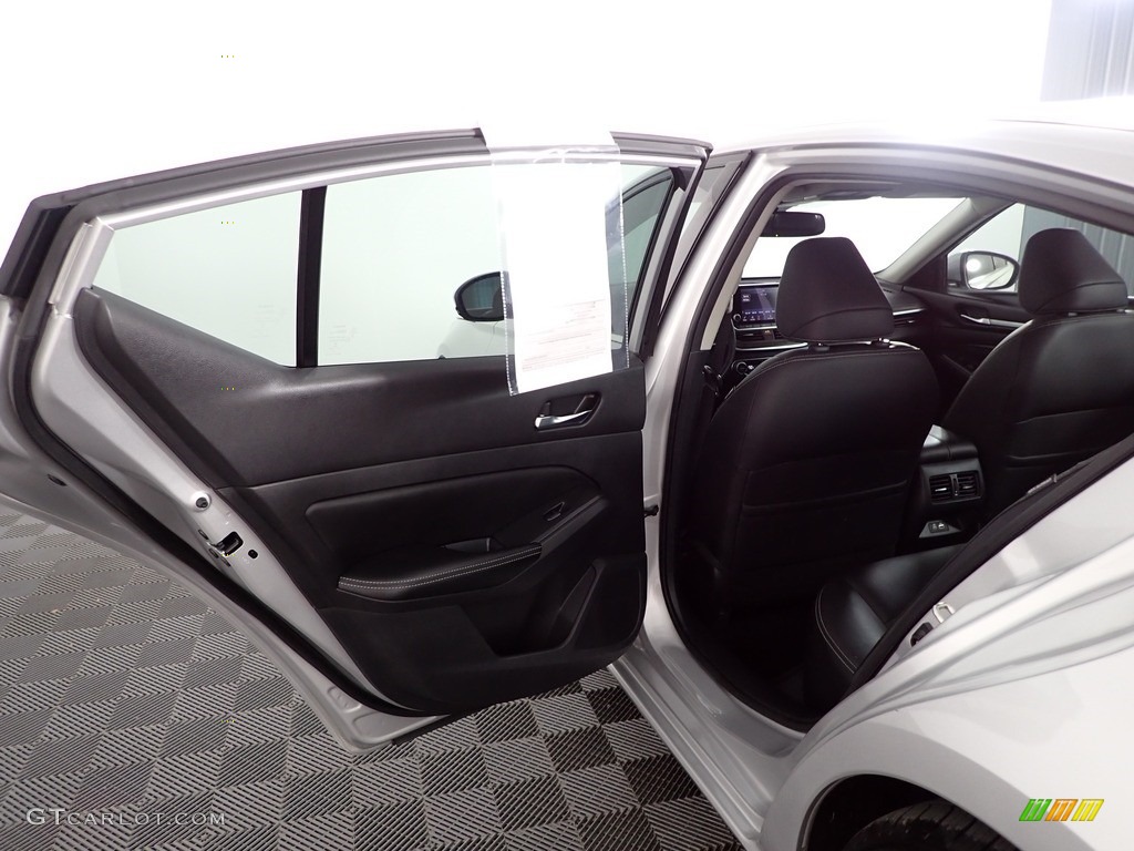 2019 Altima SL - Brilliant Silver Metallic / Charcoal photo #26