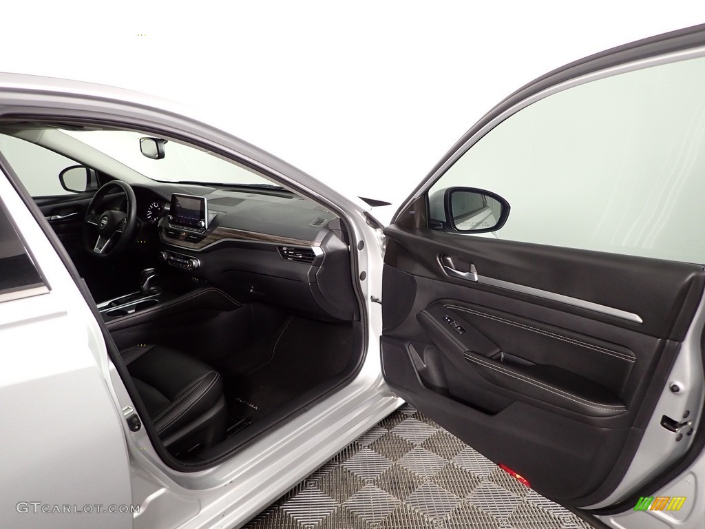 2019 Altima SL - Brilliant Silver Metallic / Charcoal photo #29