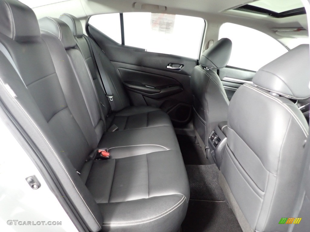 2019 Altima SL - Brilliant Silver Metallic / Charcoal photo #32