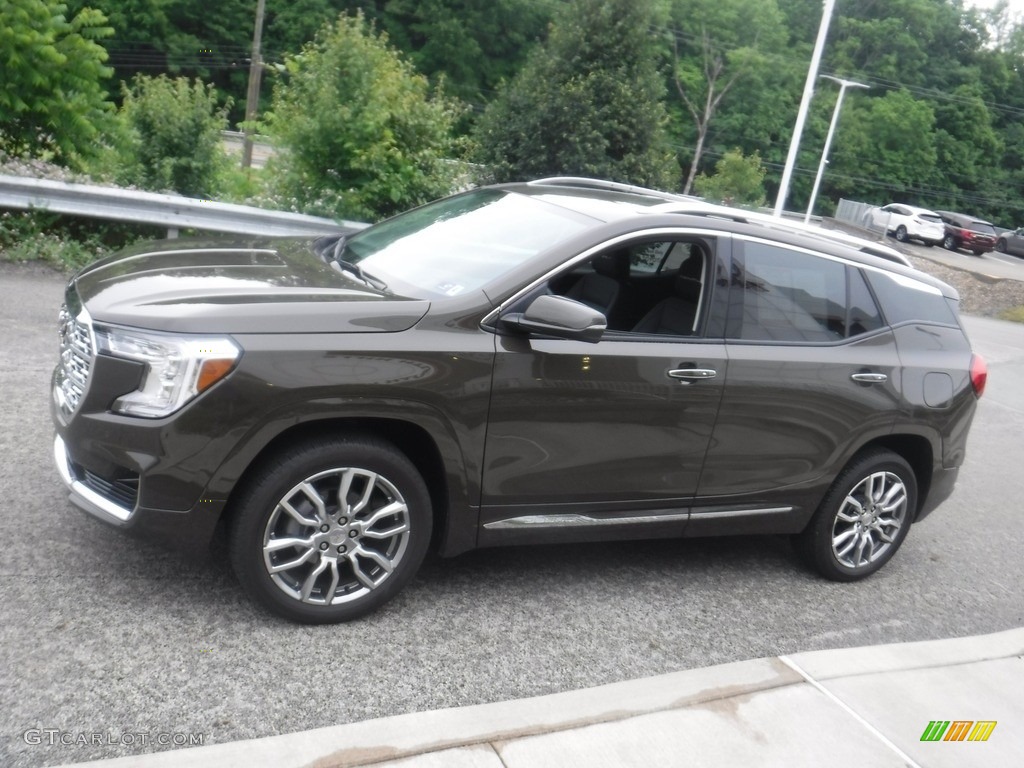 Deep Bronze Metallic 2023 GMC Terrain Denali AWD Exterior Photo #146170932