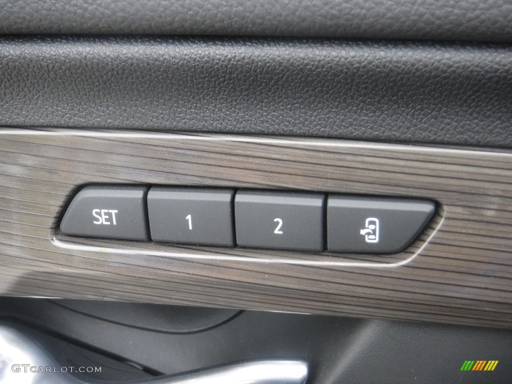 2023 GMC Terrain Denali AWD Controls Photo #146171088
