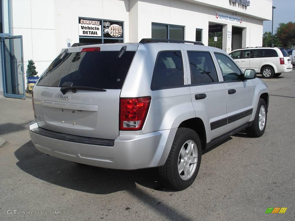 2006 Grand Cherokee Laredo 4x4 - Bright Silver Metallic / Medium Slate Gray photo #2