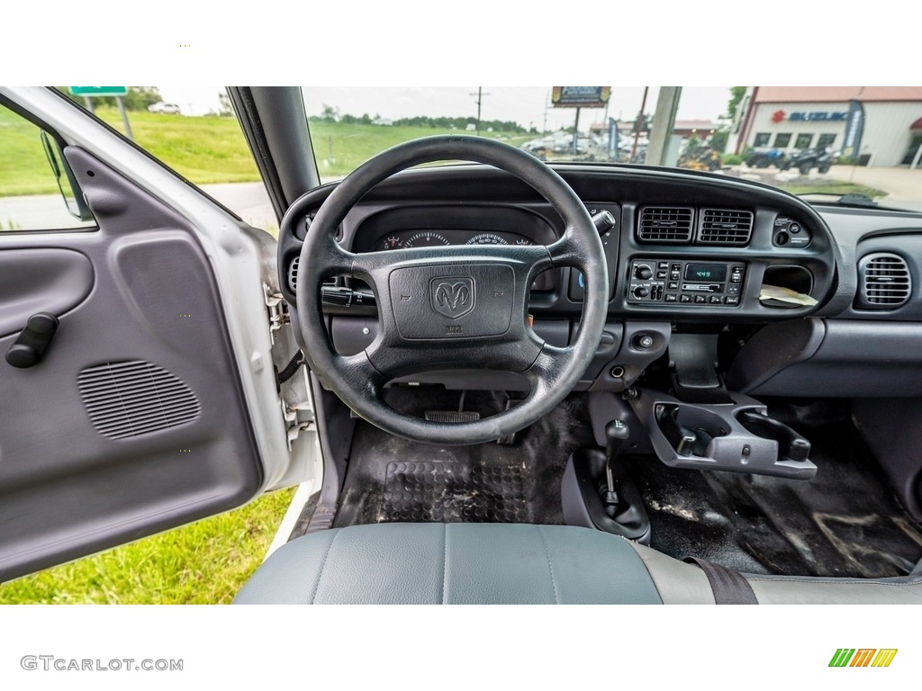 2001 Ram 2500 ST Regular Cab 4x4 - Bright White / Agate photo #16