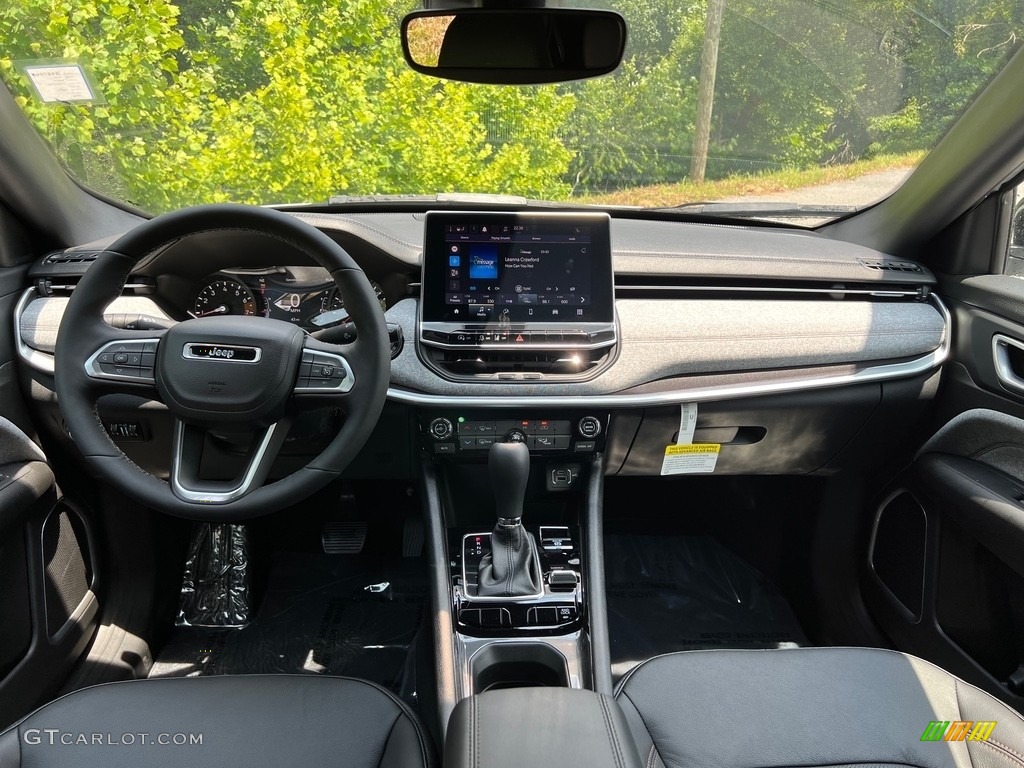 2023 Jeep Compass Latitude Lux 4x4 Dashboard Photos