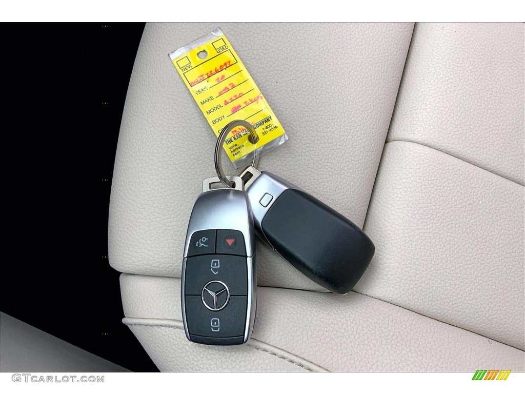 2020 Mercedes-Benz A 220 Sedan Keys Photos