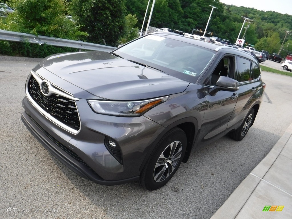2021 Highlander XLE AWD - Magnetic Gray Metallic / Black photo #15