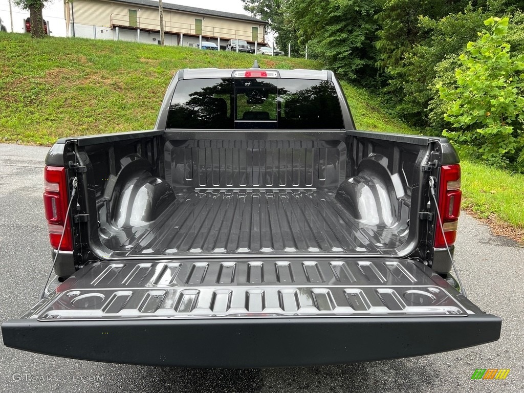 2023 1500 Laramie Crew Cab 4x4 - Granite Crystal Metallic / Black photo #8