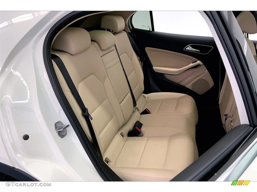 2018 GLA 250 - Cirrus White / Sahara Beige photo #19