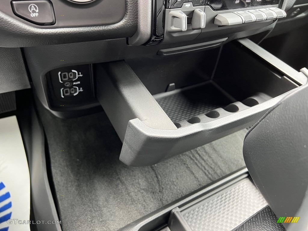 2023 1500 Laramie Crew Cab 4x4 - Granite Crystal Metallic / Black photo #27