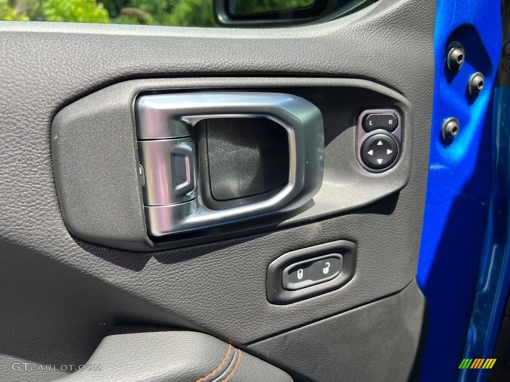 2023 Jeep Gladiator Mojave 4x4 Black Door Panel Photo #146179146