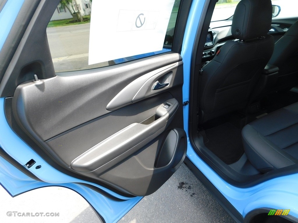 2023 Chevrolet TrailBlazer RS AWD Jet Black/Red Accent Door Panel Photo #146180990