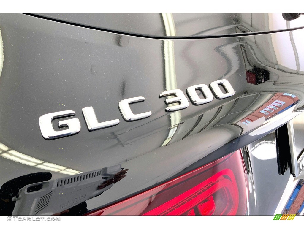 2022 Mercedes-Benz GLC 300 4Matic Marks and Logos Photos