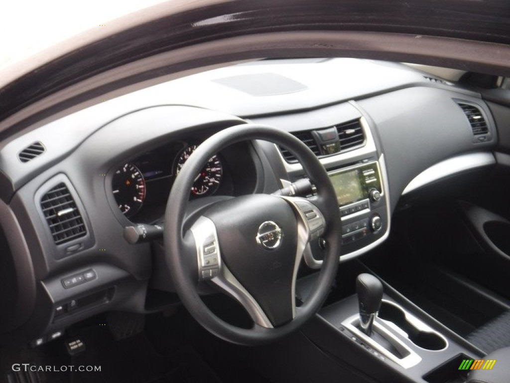 2017 Altima 2.5 S - Super Black / Charcoal photo #11