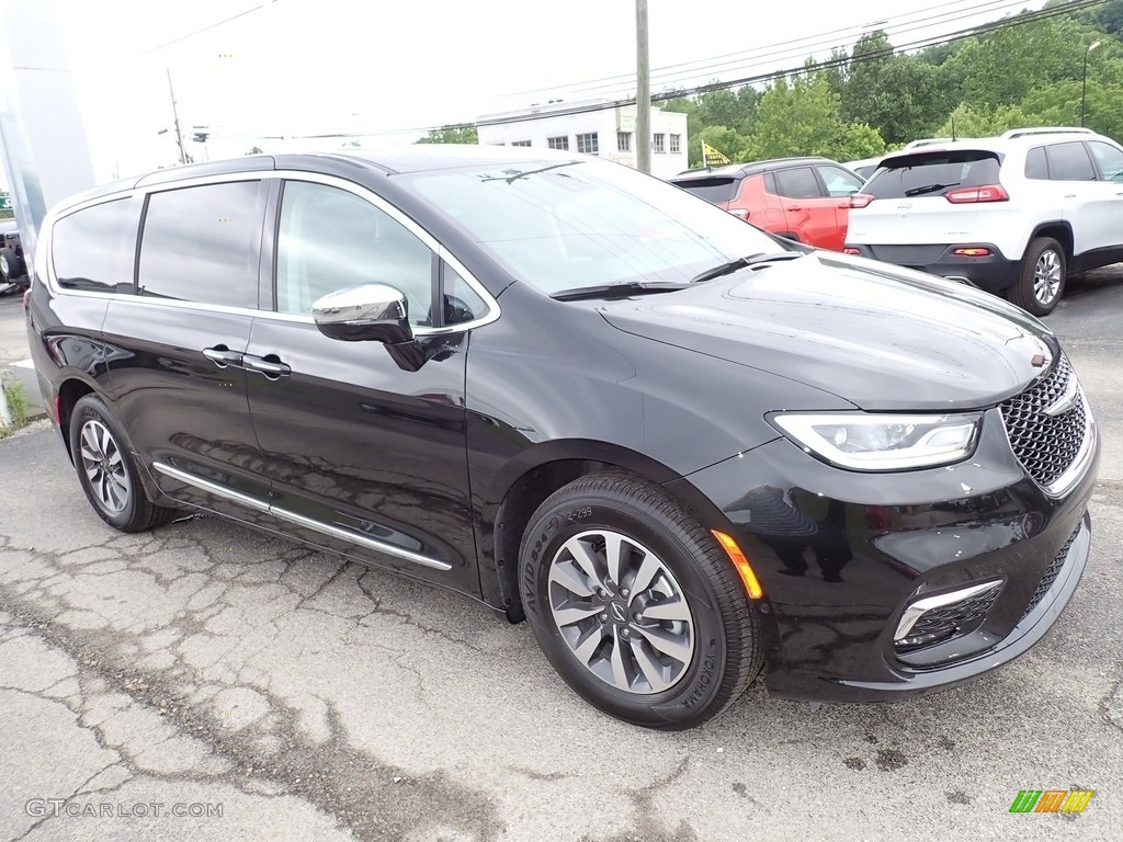 Brilliant Black Crystal Pearl 2023 Chrysler Pacifica Hybrid Limited Exterior Photo #146185278