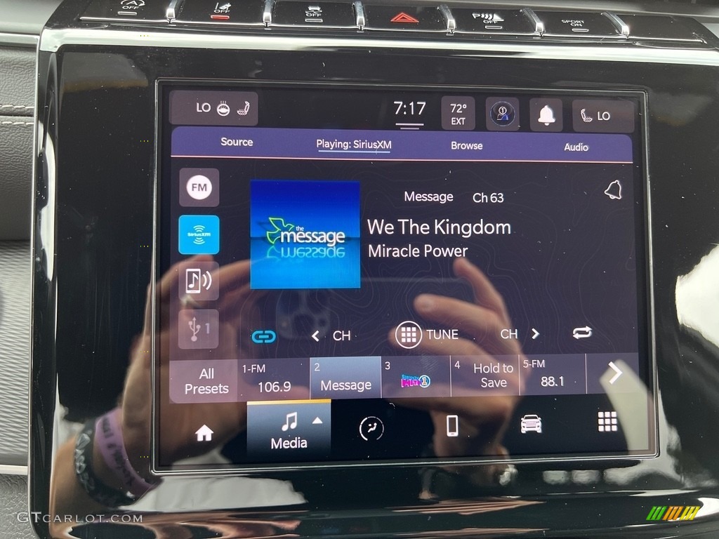 2023 Jeep Grand Cherokee L Altitude 4x4 Controls Photo #146185566
