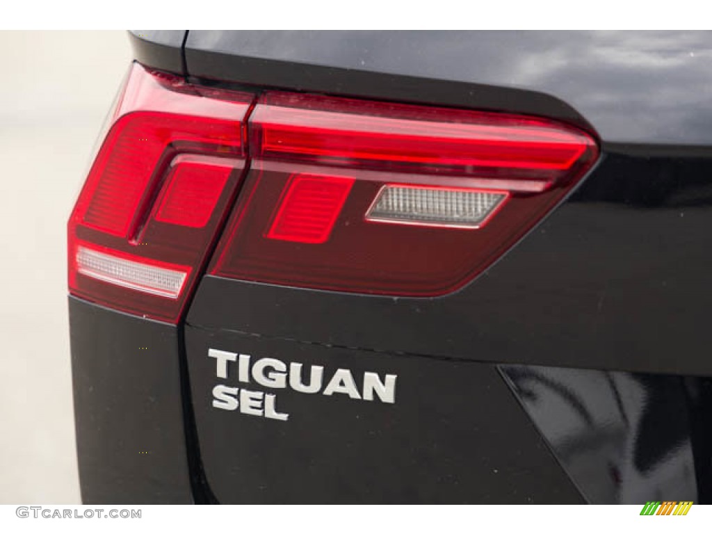 2020 Tiguan SEL Premium R-Line 4MOTION - Deep Black Pearl / Titan Black photo #10